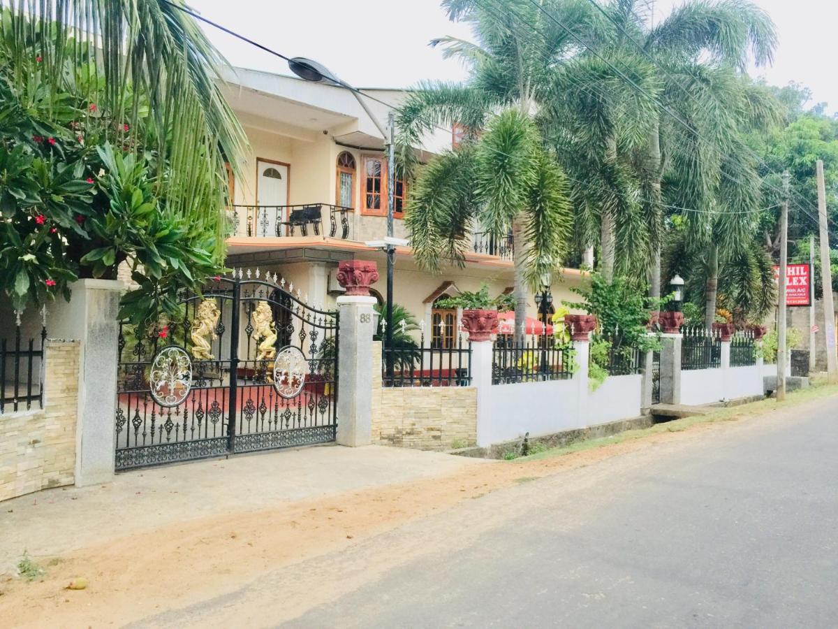 Senthil Complex Hotel Jaffna Ngoại thất bức ảnh